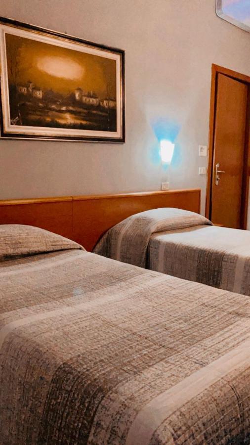 La Lanterna Hotel Colorno Luaran gambar